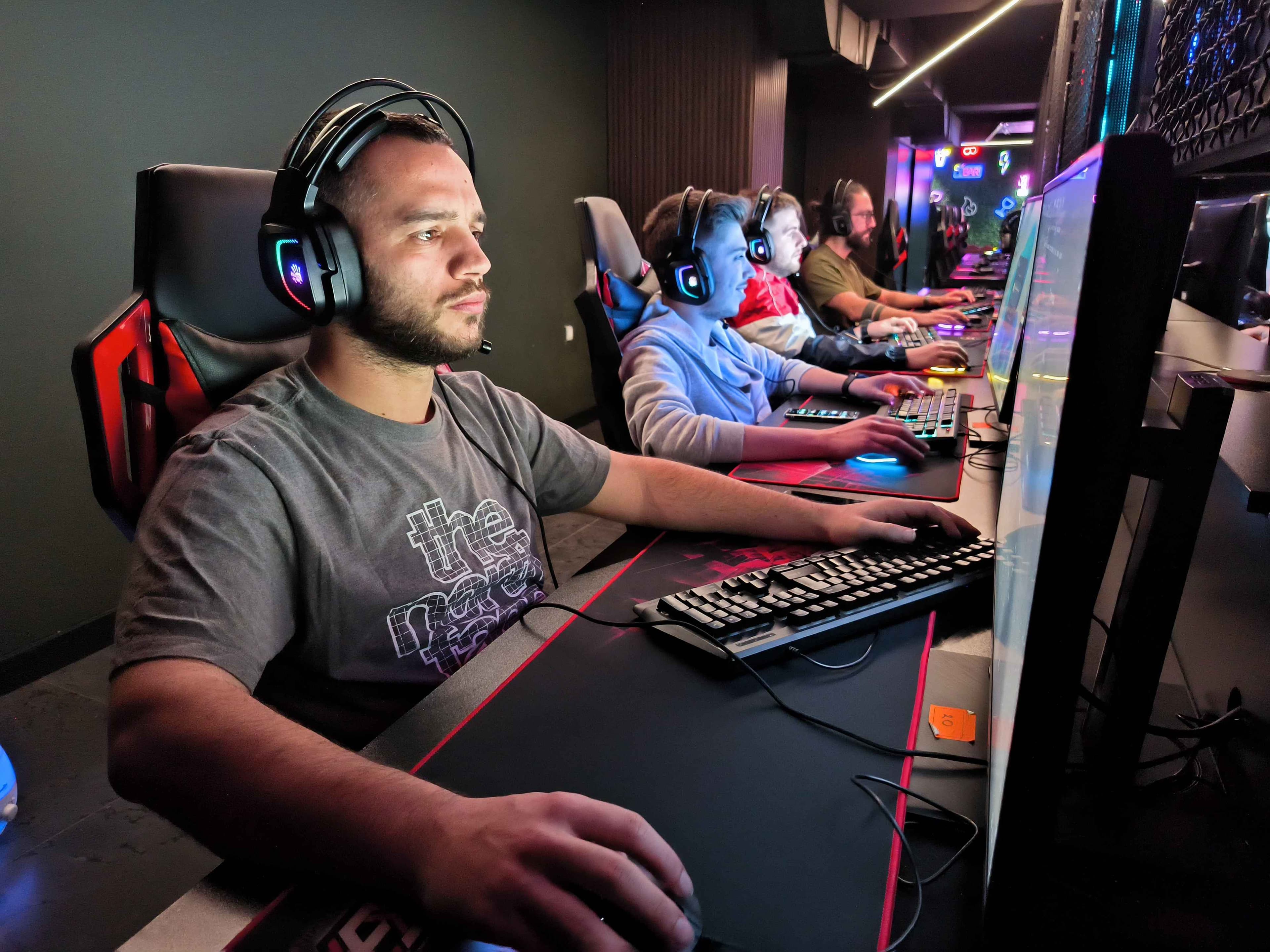 playing counter strike